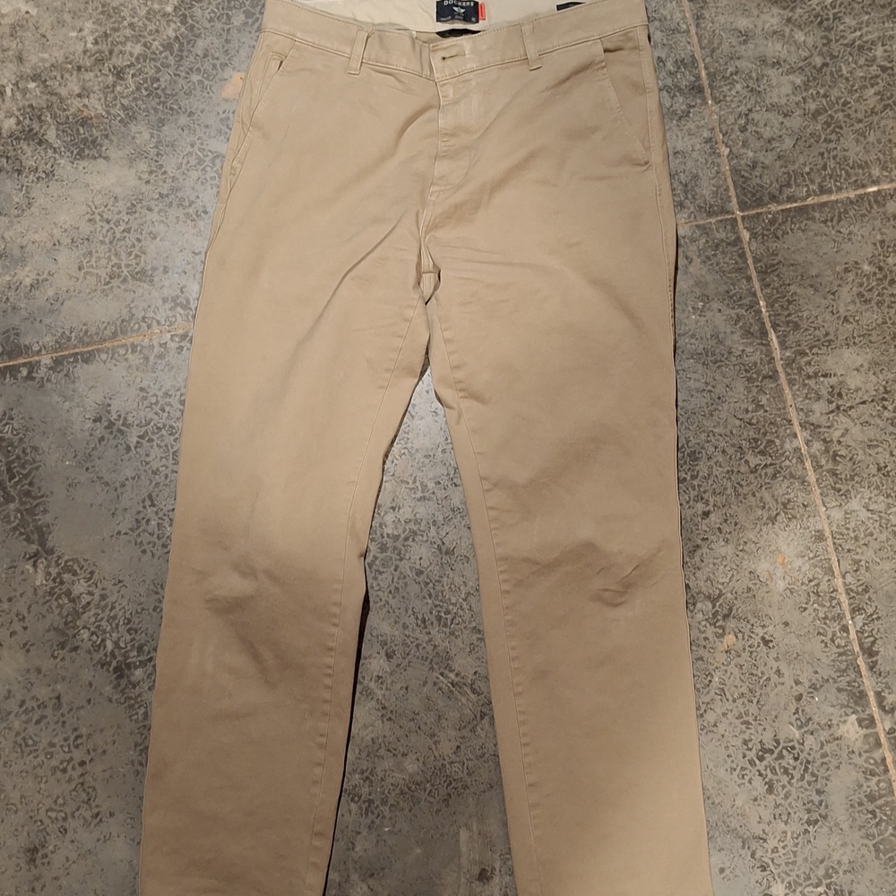 Men's Dockers Classic Tan Chino Pants